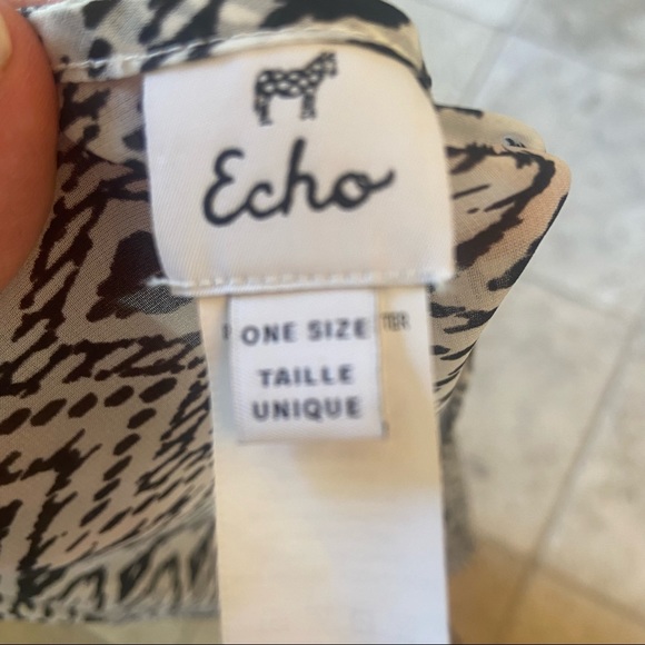 ECHO Swimsuit Caftan Cover Up - One Size - Picture 5 of 7